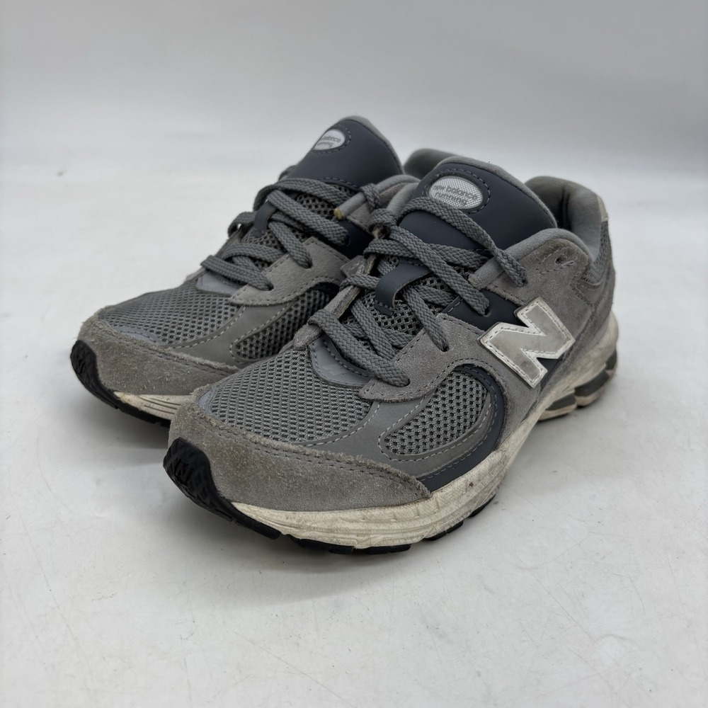 New Balance 2002R Shoes Boys 1 Grey Suede Athletic Casual Comfort PC2002ST